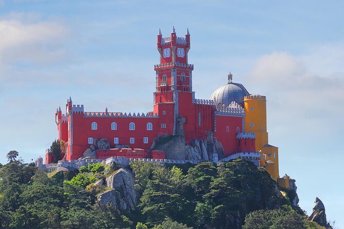 Sintra-Cascais-Pena Palace 8-People Small Group Tour from Lisbon - An In-Depth Look at the Experience