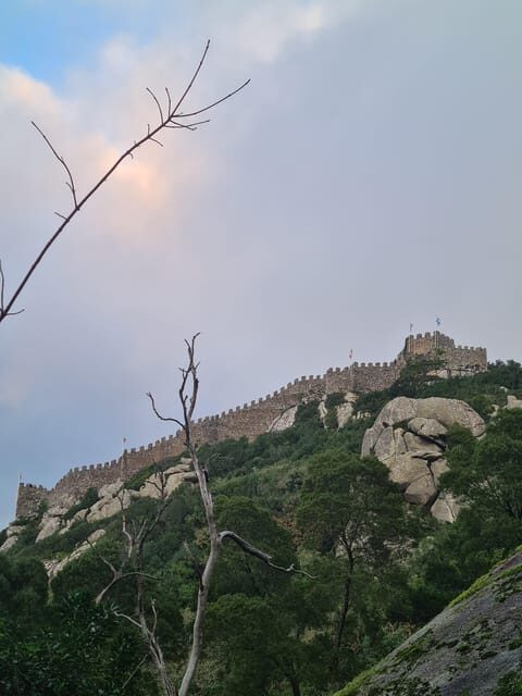 Sintra Portugal: 4 hours exploring the mountains and visiting a monument - FAQ