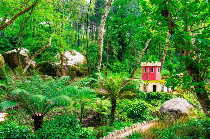 Sintra: Private Sightseeing Tuk Tuk Tour with Local Guide - Who Is This Tour Best For?