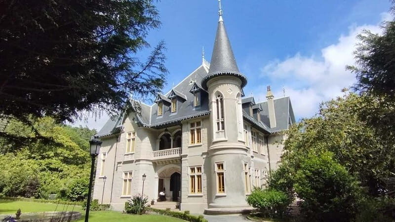 Sintra Unique Tour - Two Palaces and Azenhas do Mar - Key Points