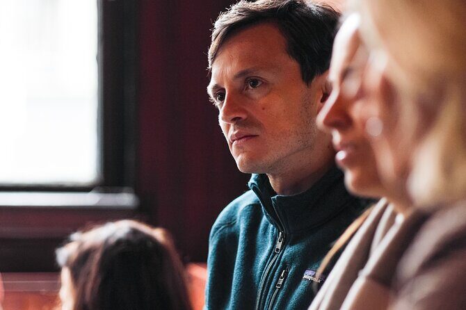 Sip and Stroll Whiskey History Walking Tour in Dublin - A Toast at The Liberty Belle Pub