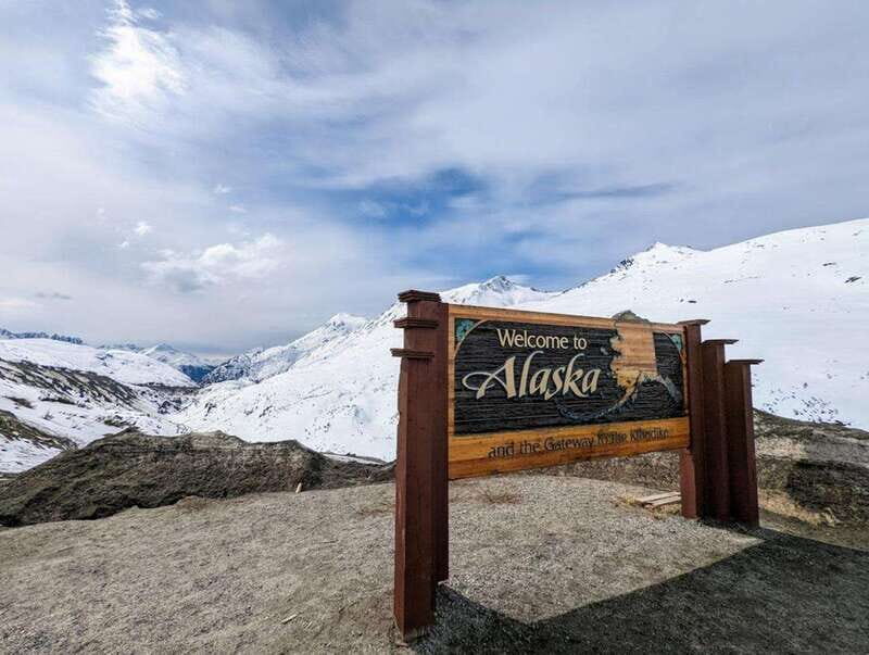 Skagway: Klondike Highway & Yukon Bus Tour with Husky Kennel - The Route and Attractions in Detail