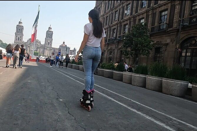 Skate in the central Alameda of CDMX Basic Level - The Value of This Tour