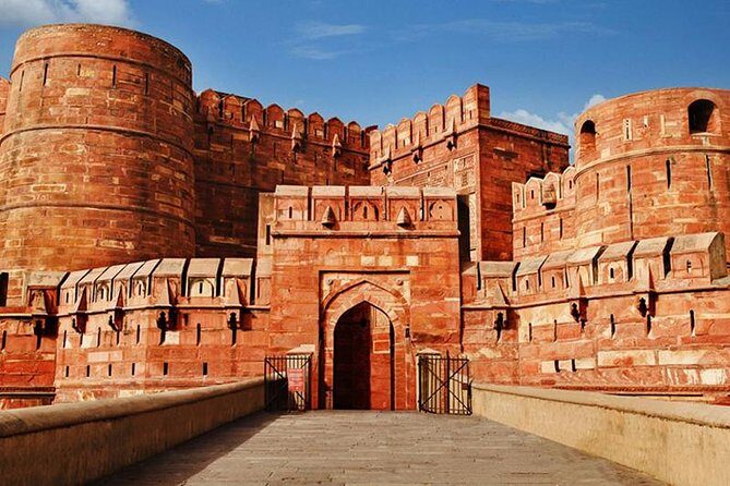 Skip-the-Line: Agra Fort Entrance Ticket with Guided Tour - The Experience: What to Expect from This Tour