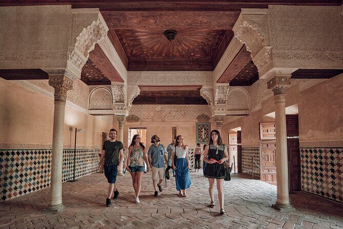Skip The Line Alhambra and Generalife Guided Tour - Summary: Who Should Book This Tour?