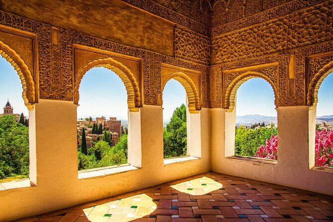 Skip-the-line Alhambra and Nasrid Palace Tour in Granada - Detailed Review of the Tour Experience