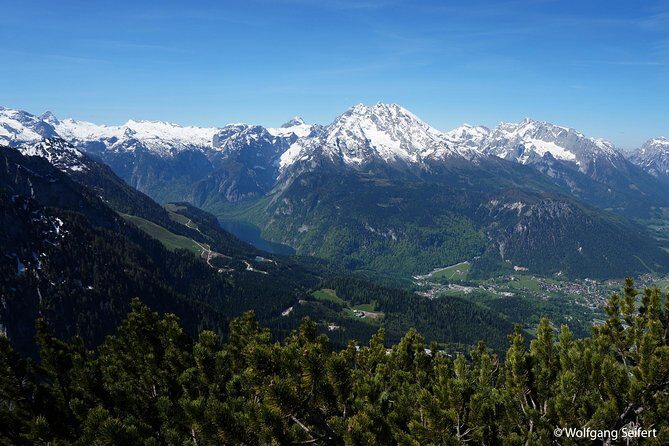 Skip-the-Line: Eagle's Nest in Berchtesgaden Tour from Salzburg - The Guide and Tour Experience