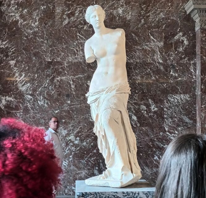 Skip the Line Guided Tour of Louvre Museum in Small Group - Key Points