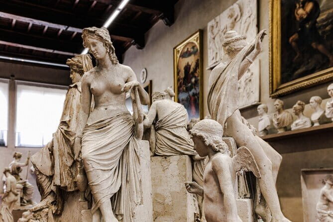Skip the Line: Guided Tour of Michelangelos David at Accademia - Appreciating Michelangelo’s Sculptures
