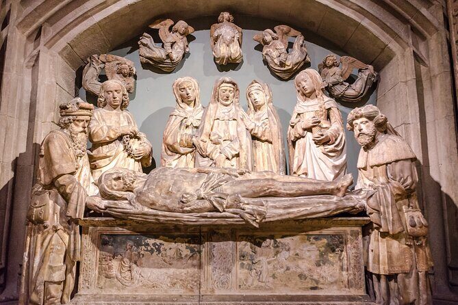 Skip the line Met Cloisters and Fifth Avenue Tour by Car - Key Points