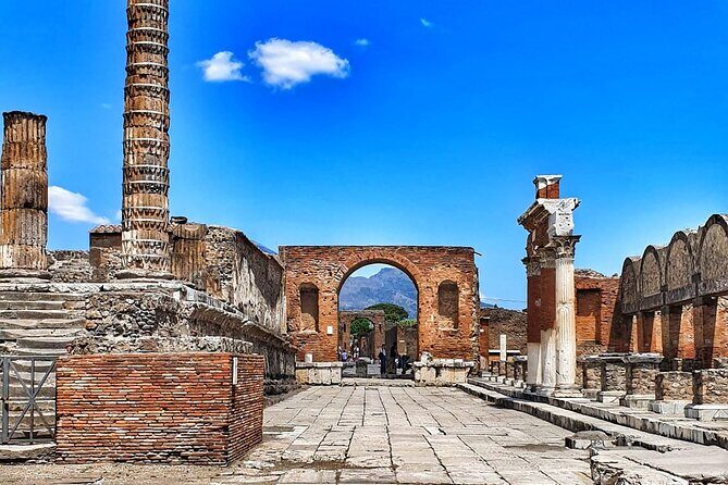 Skip the line Pompeii Guided Tour from Sorrento - An In-Depth Look at the Pompeii Experience