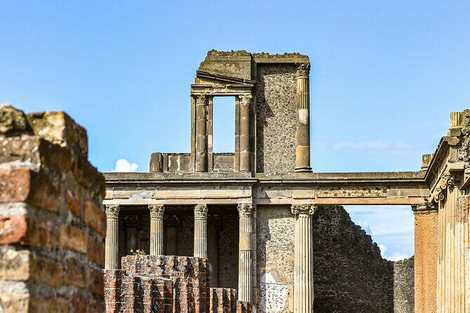 Skip the Line Pompeii Guided Tour Small Group or Private Option - A Deep Dive into the Pompeii Guided Tour