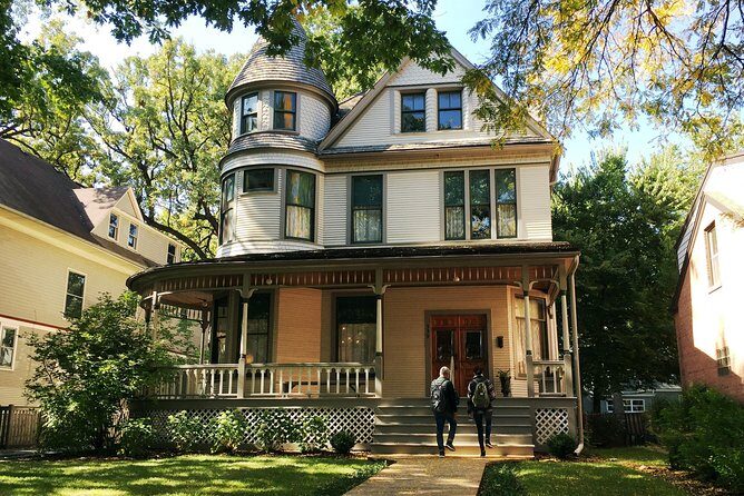 Skip the Line: Public Tour-Adult Admission Ticket (50 mins) - Discover Hemingway’s Roots in Oak Park with a 50-Minute Guided Tour