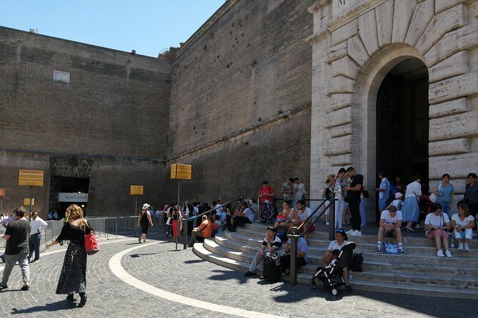 Skip-The-Line: Sistine Chapel & Vatican Tour with A Guide - The Detailed Experience: What to Expect from the Tour