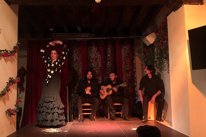 Skip the line: Tablao Flamenco Andalusí Ticket - Key Points