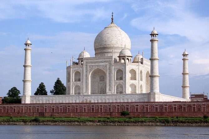 Skip-the-Line Taj Mahal VIP Entrance Tour - The Guide: Knowledge, Tips, and Assistance