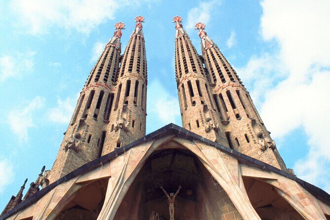 Skip-the-line tour inside the Sagrada Familia - Key Points