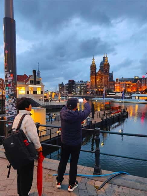 Skipping Lines & Sipping Beers: A History Tour of Amsterdam - Who Will Love This Tour?