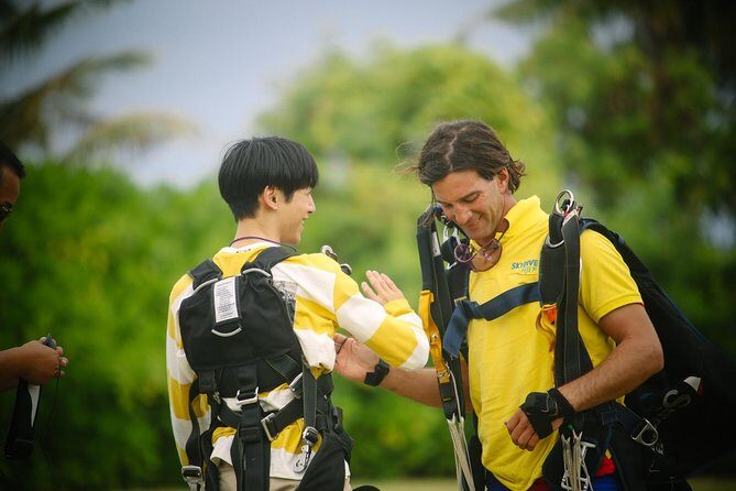 Skydive Fiji Legend 13000ft Tandem Jump (60 seconds free fall) - The Sum Up
