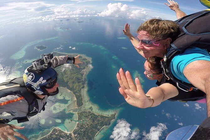 Skydive Fiji Radical 10000ft Tandem Jump (30 seconds free fall) - Authentic Experience and Practical Tips