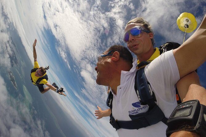 Skydive Fiji Radical 10000ft Tandem Jump (30 seconds free fall) - The Sum Up: Who Will Love This?