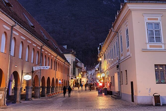 Small-Group Brasov-CROWN City Evening Tour with wine - An In-Depth Look at the Brasov Evening Tour