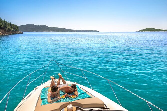 Small group by premium yacht to Elaphite - Itinerary Breakdown: Highlights and Practicalities