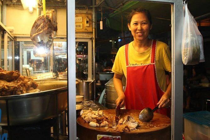Small-Group Chiang Mai Evening Street Food Tour - What Makes This Tour Stand Out?