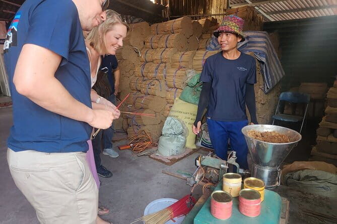 Small Group Day Tour: Quang Phu Cau Incense Village to Ninh Binh - Hoa Lu Ancient Capital