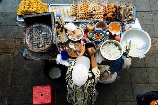 Small Group Eat, Drink and Explore -Bizzerie or Local Food Tour - Exploring Chiang Mai’s Food Scene
