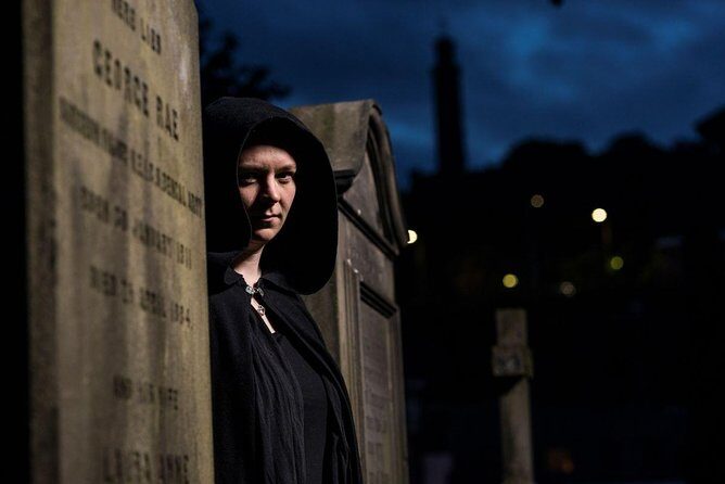 Small Group Edinburgh Underground Vaults & Graveyard Ghost Tour - An In-Depth Look at the Tour Experience