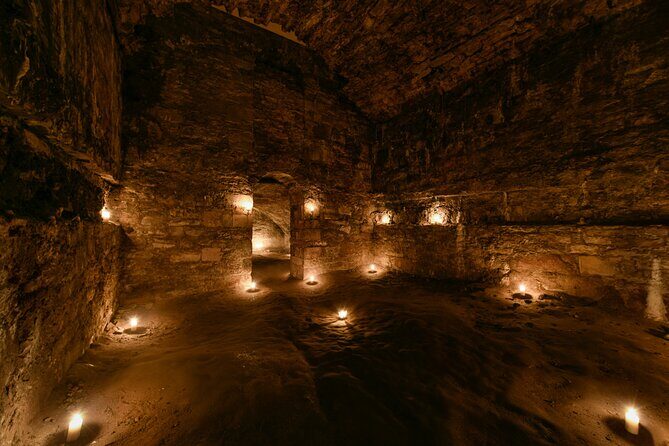 Small Group Ghost Tour incl. Underground Vaults & free drink in Megget's Cellar - The Final Stop: Megget’s Cellar and a Dram of Scotch