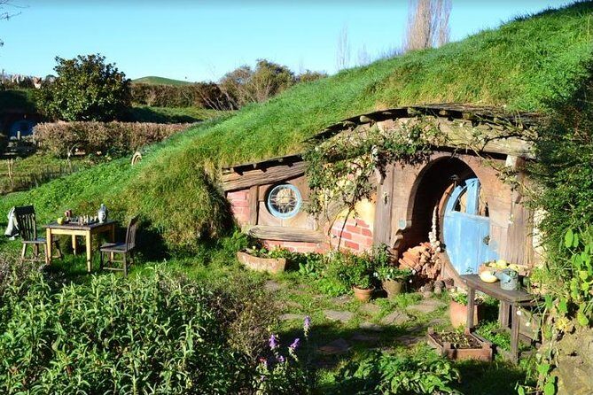 Small-Group Hobbiton and Waitomo Day Tour with Lunch from Auckland - Food and Value