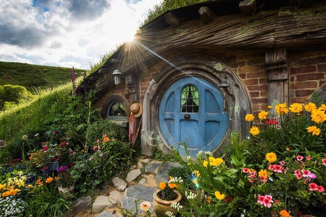 Small Group Hobbiton Movie Set from Tauranga - Who Will Love This Tour?