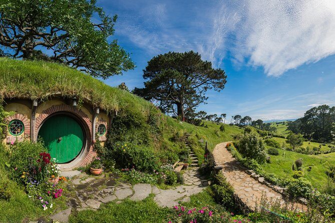 Small-Group Hobbiton Tour from Auckland with Party Marquee Lunch - The Sum Up
