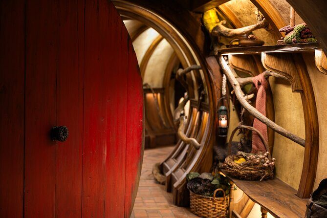 Small Group Luxury Hobbiton Tour incl. Lunch From Auckland - Who Would Love This Tour?