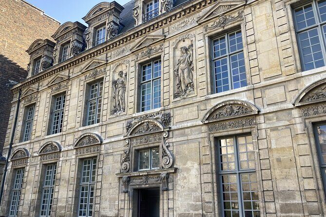 Small Group Marais/Place des Vosges Walking Tour -10 people max - Key Points