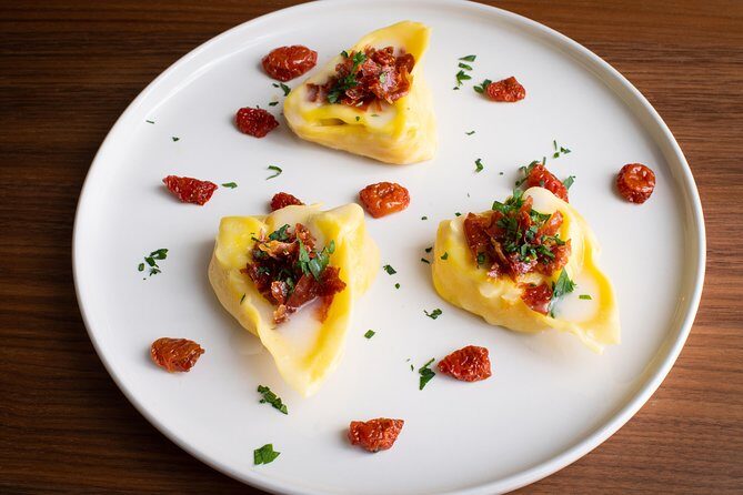 Small Group Market tour and Dining Experience at a Cesarina's home in Rimini - FAQ