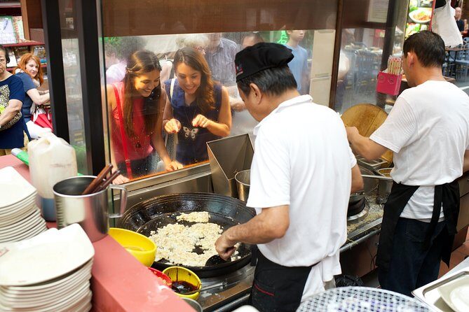 Small Group: Michelin and Local Hawker Food Tour - An In-Depth Look at the Tour Experience