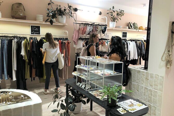 Small-Group Montreal Designers Shopping Tour with a Style Coach - An Introduction to the Montreal Designers Shopping Tour