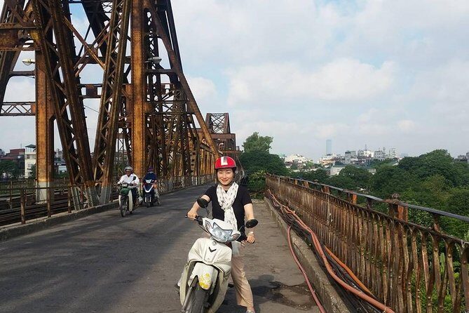 Small-group motorbike sightseeing and food tour in Hanoi - Authenticity and Safety: What Travelers Say