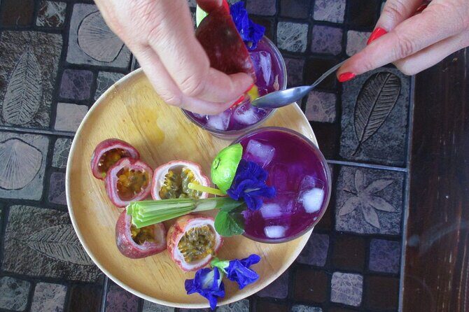 Small Group Northern Thai Cuisine & Market Tour in Chiang Mai - Key Points