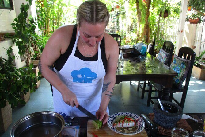 Small Group Northern Thai Cuisine & Market Tour in Chiang Mai - An In-Depth Look at the Experience