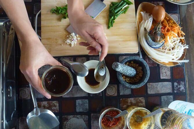 Small Group Northern Thai Cuisine & Market Tour in Chiang Mai - Who Might Be Better Off Looking Elsewhere