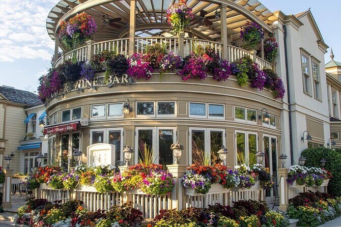 Small group Toronto Montreal Quebec and Niagara Falls 5 Day Tour - FAQ