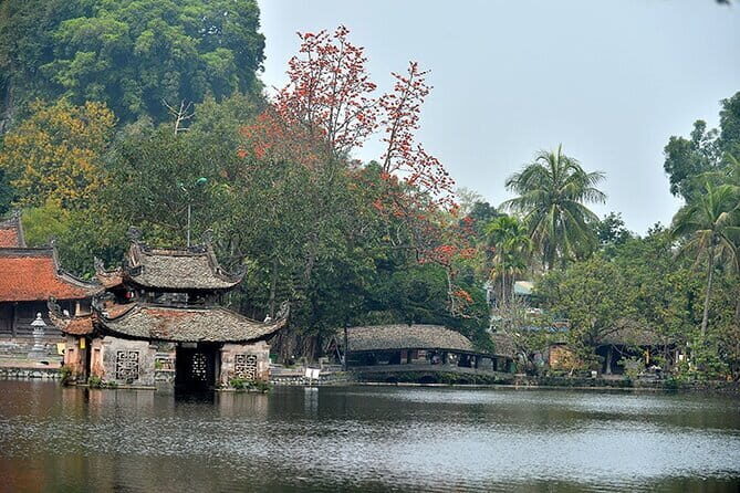 Small Group Tour Discover Thay Pagoda, Duong Lam Ancient Village - Key Points