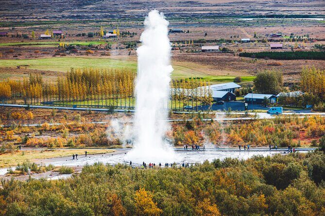 Small Group Tour: Golden Circle & Friðheimar Visit From Reykjavik - Key Points