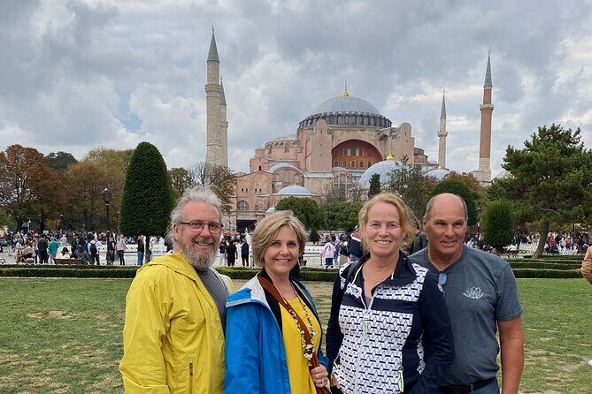 Small Group Tour: Hagia Sophia, Basilica Cistern, Blue Mosque and Grand Bazaar - Practical Details and What to Expect