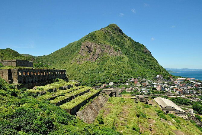 Small-Group Tour: Jiufen, Yehliu Geopark, and Shifen from Taipei - Exploring Taiwan’s Northeast Coast: A Detailed Review of the Jiufen, Yehliu & Shifen Tour