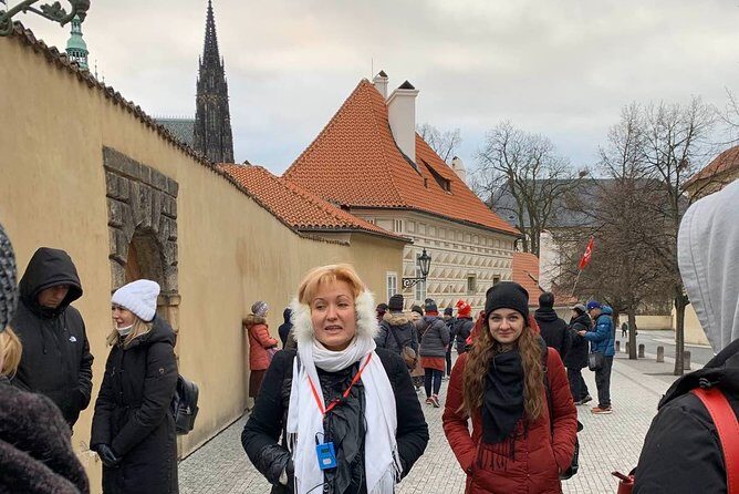 Small-Group Tour of Prague Castle with Visit to Interiors - FAQ